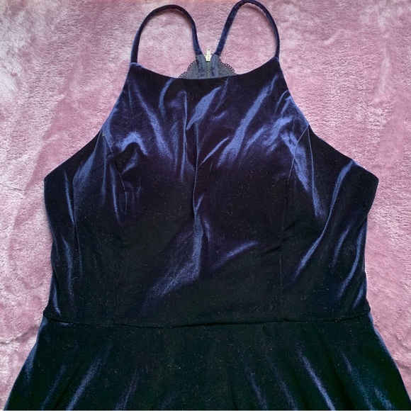 speechless velvet dress 17 - Picture 2 of 5